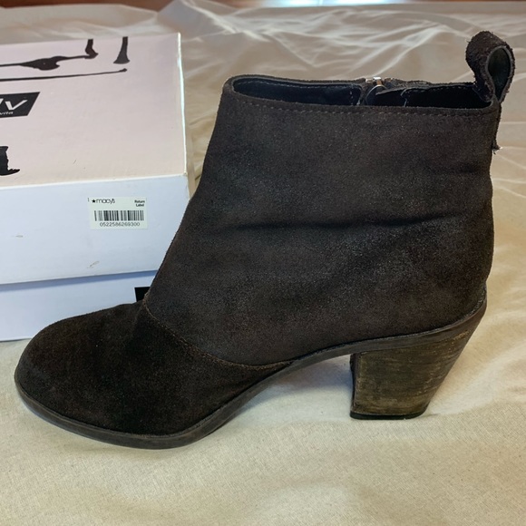 Vintage Suede Dolce Vita Booties with Box - Picture 3 of 5